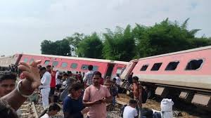 Chandigarh-Dibrugarh Express Derails: Gonda में बड़ा रेल हादसा, हादसे में 5 यात्रियों की मौत