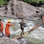 vaynad 8 घंटे में पहाड़ी चढ़ी, 4 मासूम बचाए