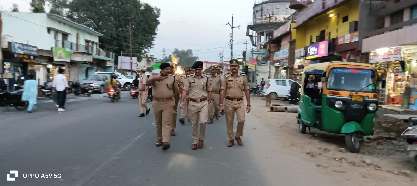 BASTI पुलिस अधीक्षक द्वारा आमजनमानस को सुरक्षा शान्ति व कानून व्यवस्था का भरोसा दिलाते हुए संवाद स्थापित किया गया